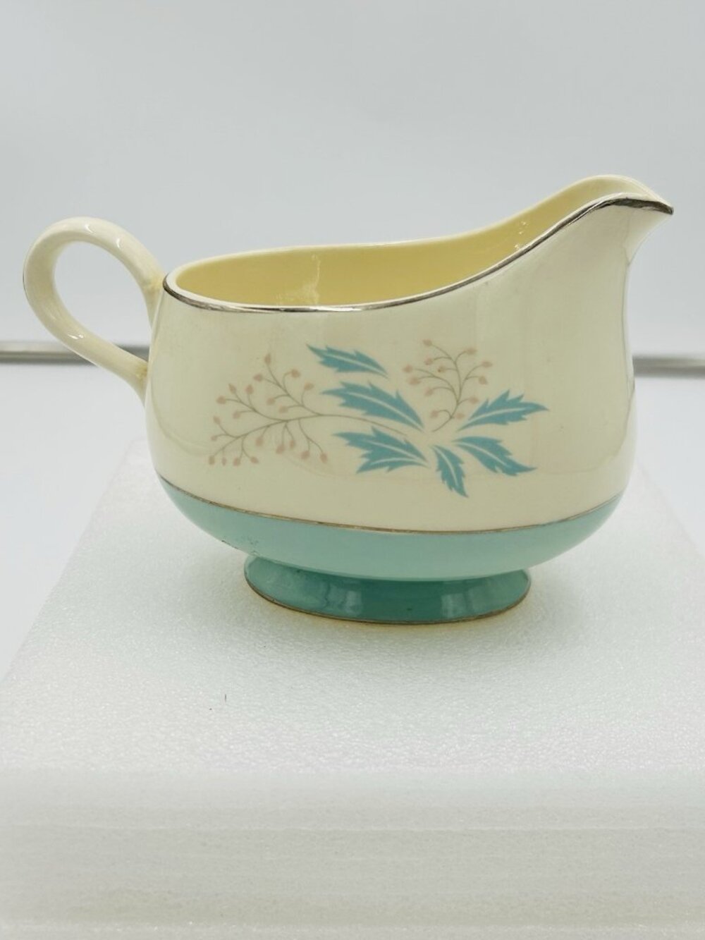 Homer Laughlin Romance Gravy Boat Eggshell Cavalier Turquoise Rare